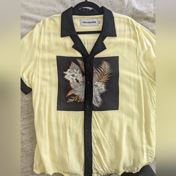Tru Kolors Camp Collar Button Down Shirt Sleeve Shirt (Cream) - Size XL - Picture 2 of 6